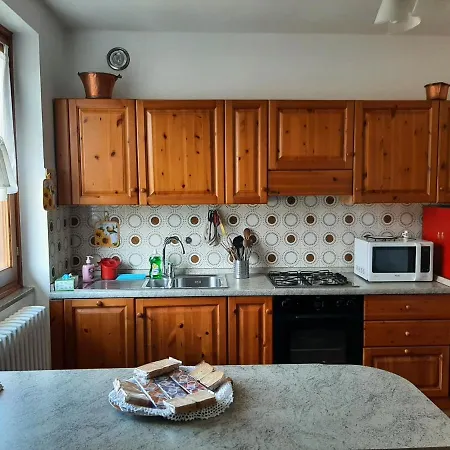 Apartment Appartamento L'Ulivo Ideale Per Famiglie E Coppie,Perfetto Per Chi Percorre Il Sentiero Del Viandante *
